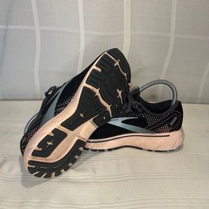 Brooks Ghost 14 Women's Size 6 Black Pink Running Shoes